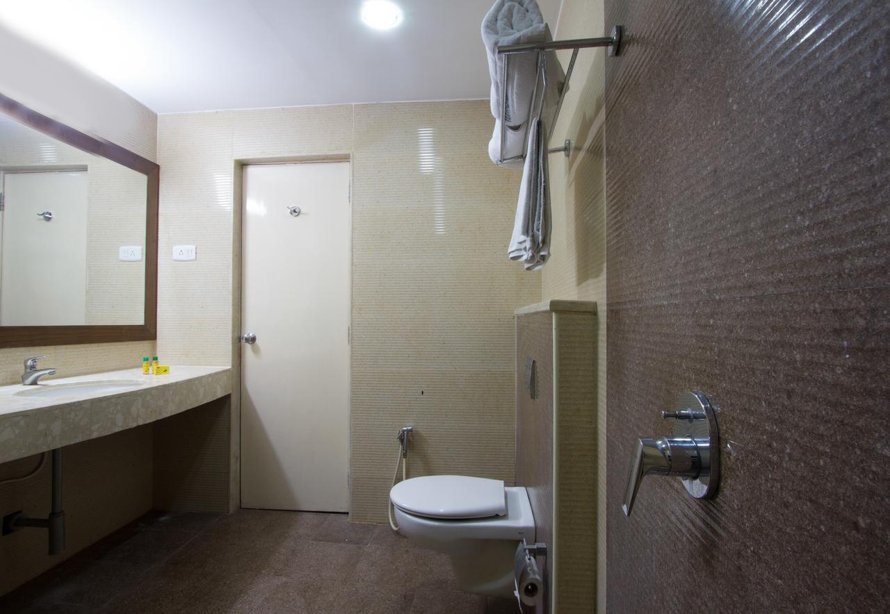 Hotel Fabhotel Sri Chakra Porur Chennai
